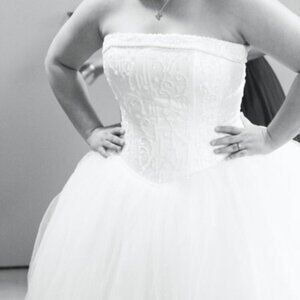 Michelangelo (David's Bridal) NT8017 Wedding Dress WORN ONCE, Great Condition!